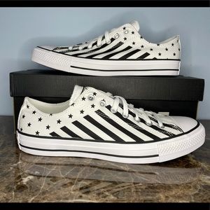 Converse Stars & Strips men 11/women 13